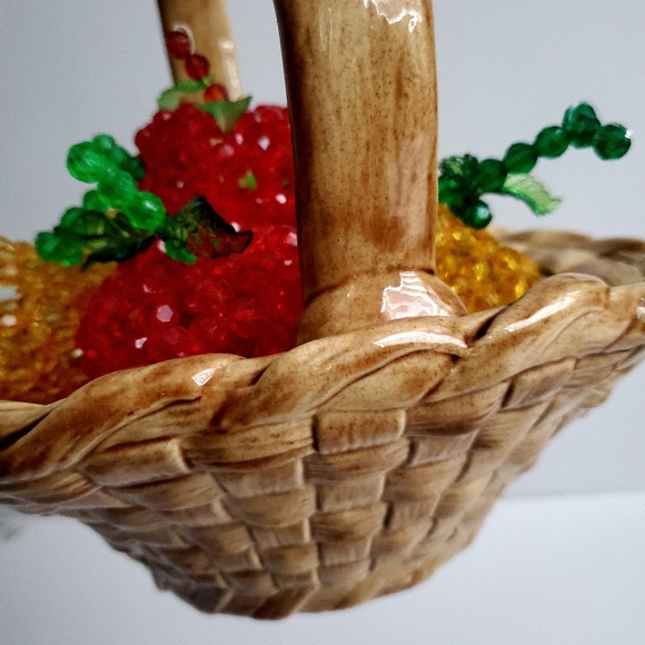 RARE VTG Woven Basket w/ Handle Ceramic Signed Beaded Fruits Included (7pcs) - Picture 11 of 16